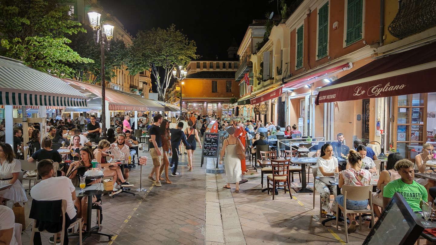 10 reasons to visit Nice in the Cote d'Azur Restaurants and bars in the historic district of Nice